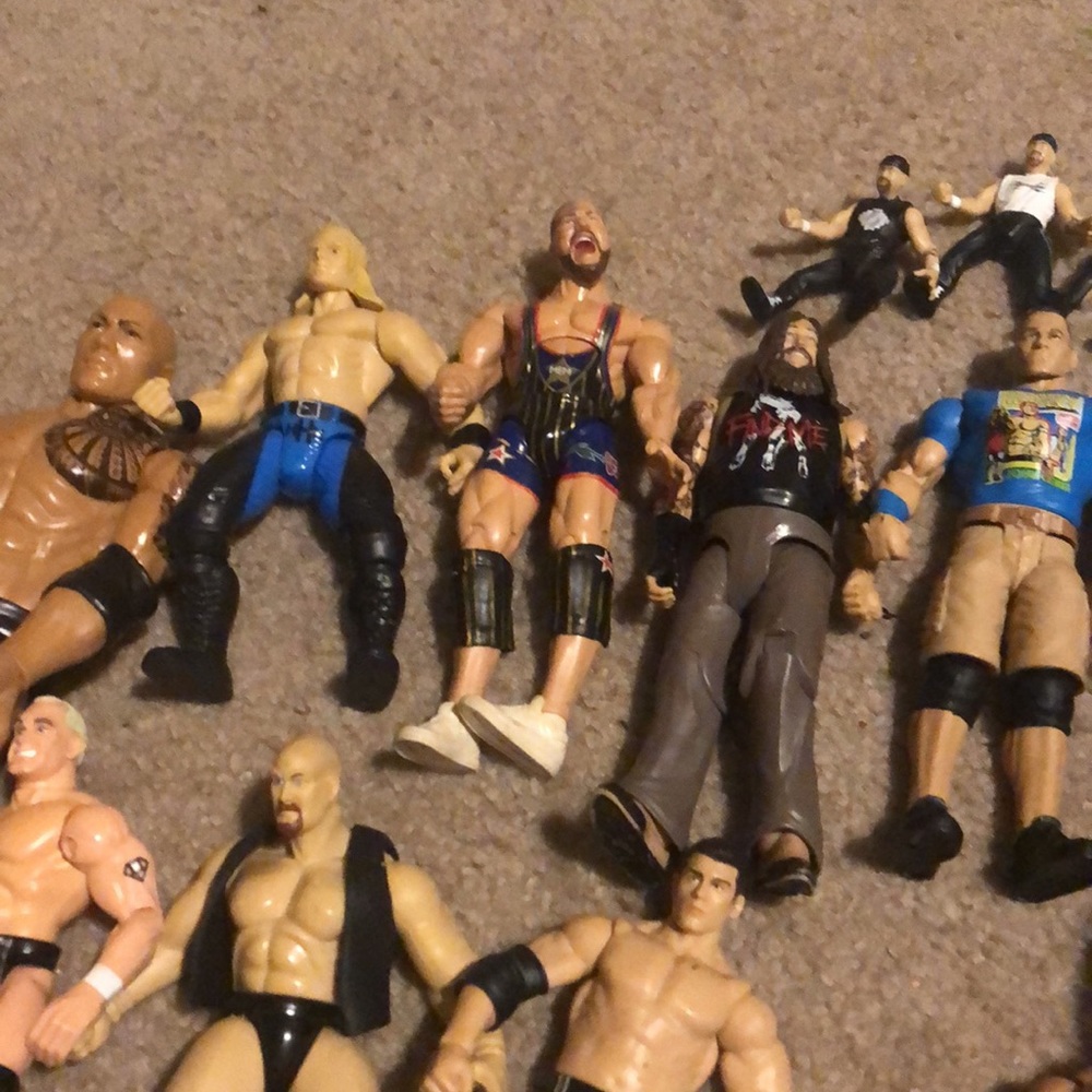 WWE and WWF action figures - Picture 13 of 16
